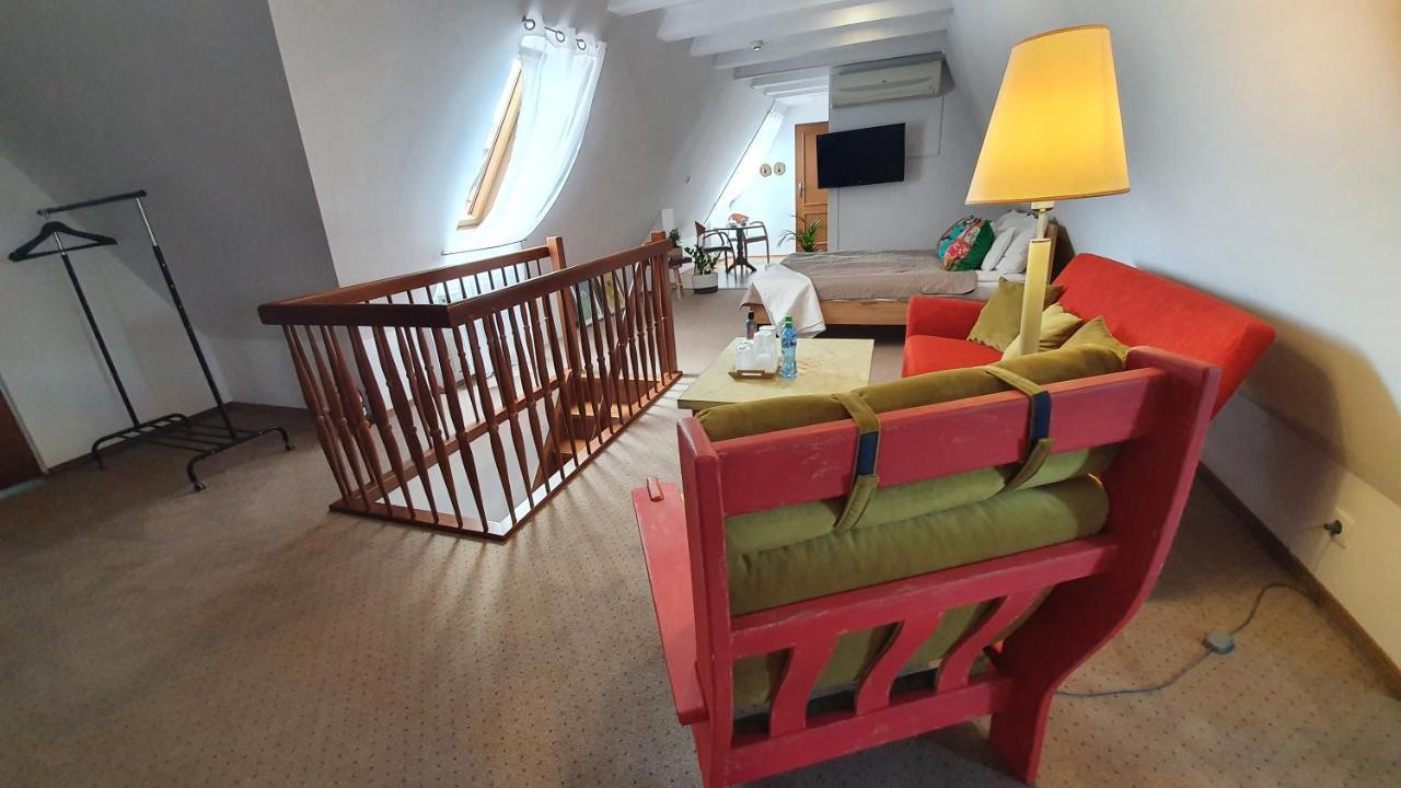 Hotel Siesta シフィエボジン エクステリア 写真