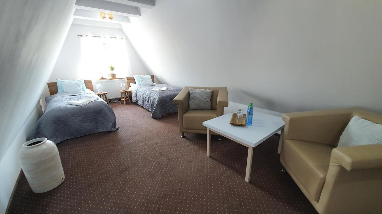 Hotel Siesta シフィエボジン エクステリア 写真