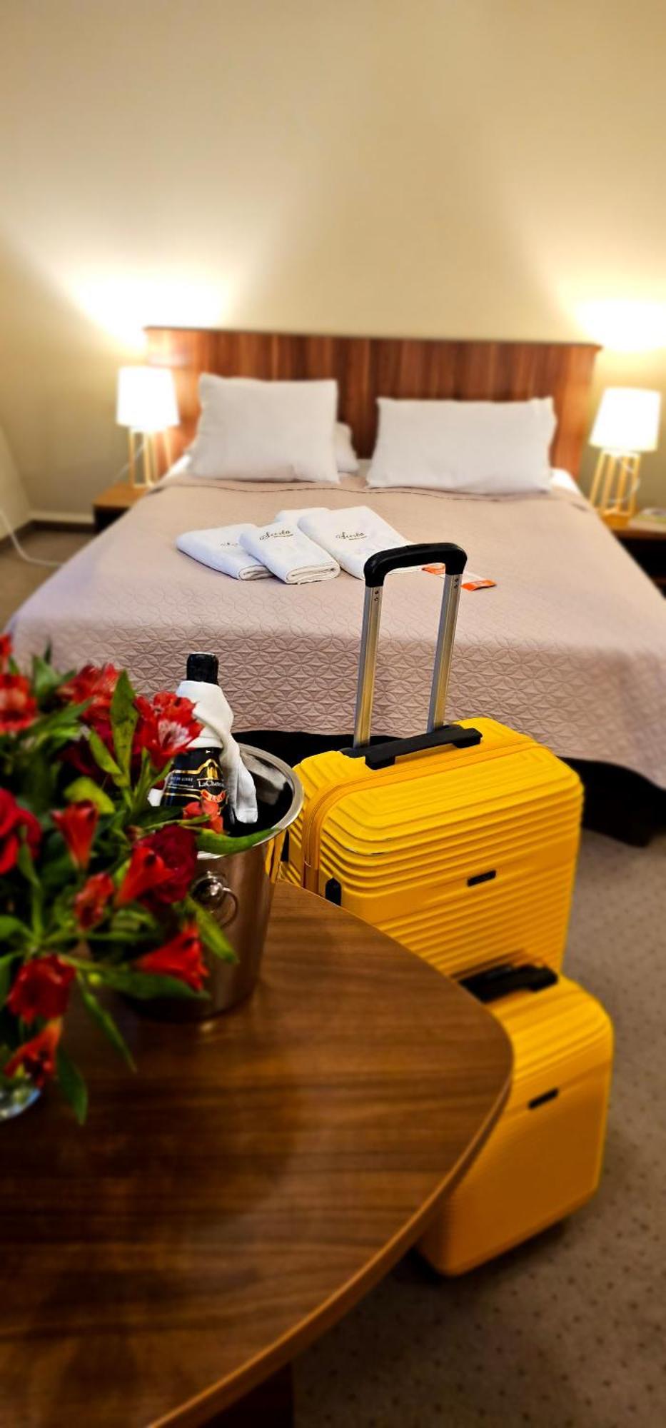 Hotel Siesta シフィエボジン エクステリア 写真
