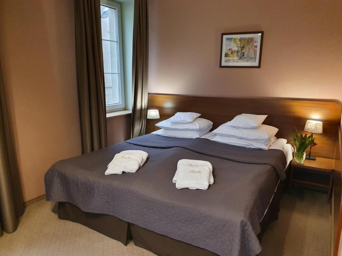 Hotel Siesta シフィエボジン エクステリア 写真