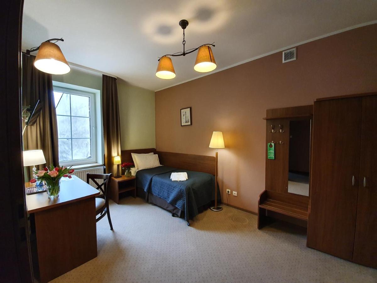 Hotel Siesta シフィエボジン エクステリア 写真