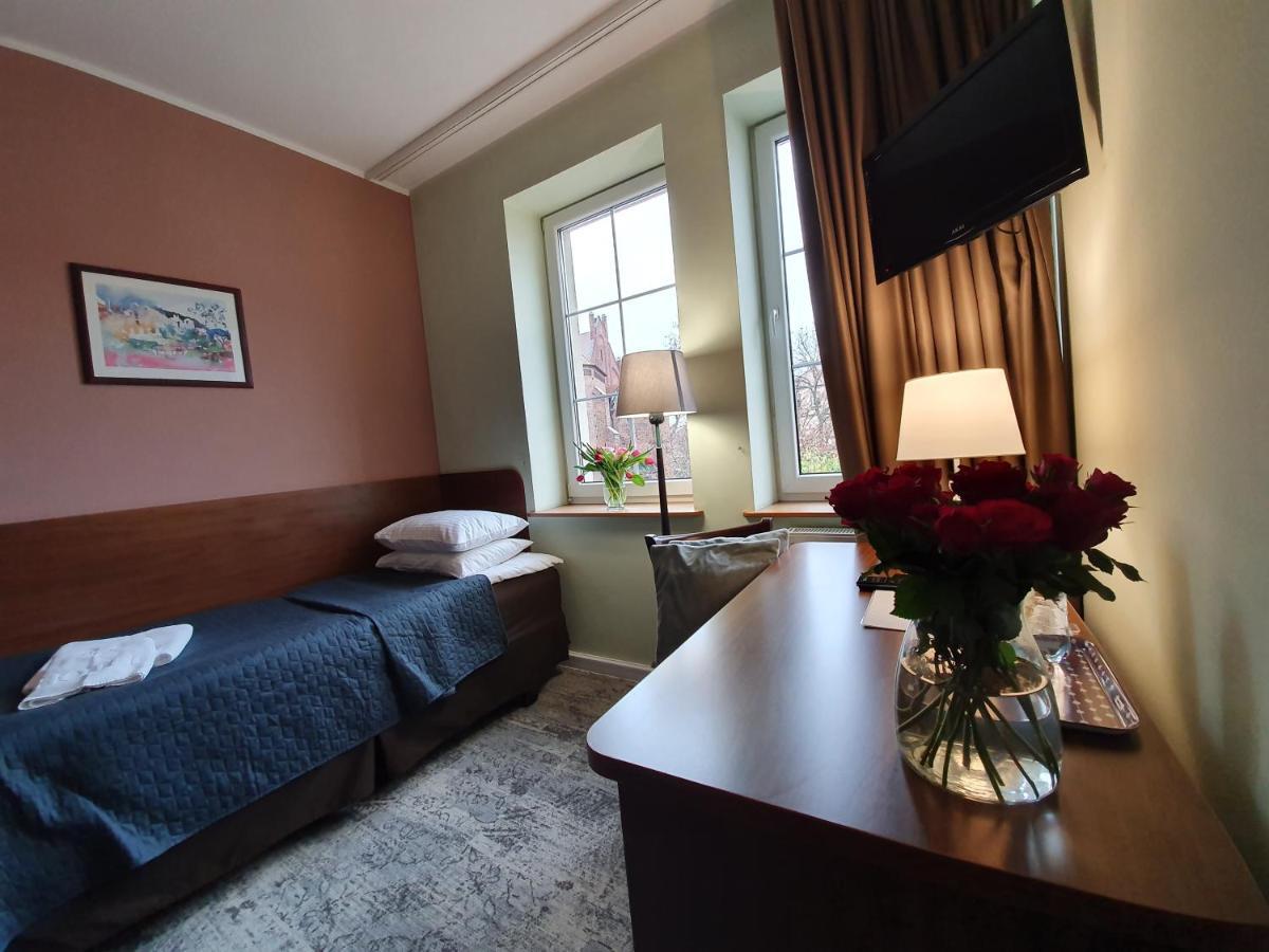 Hotel Siesta シフィエボジン 部屋 写真